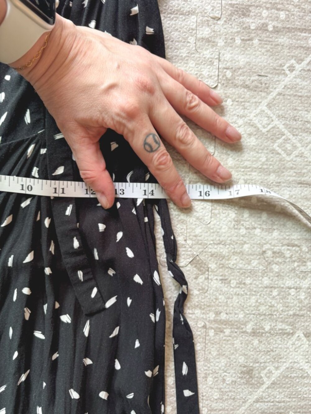 Lulus Black White Print Jumpsuit Medium Open Back Wide Leg Flutter Sleeve - Picture 11 of 12